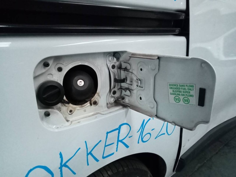 Recambio de tapa exterior combustible para dacia dokker ambiance referencia OEM IAM   