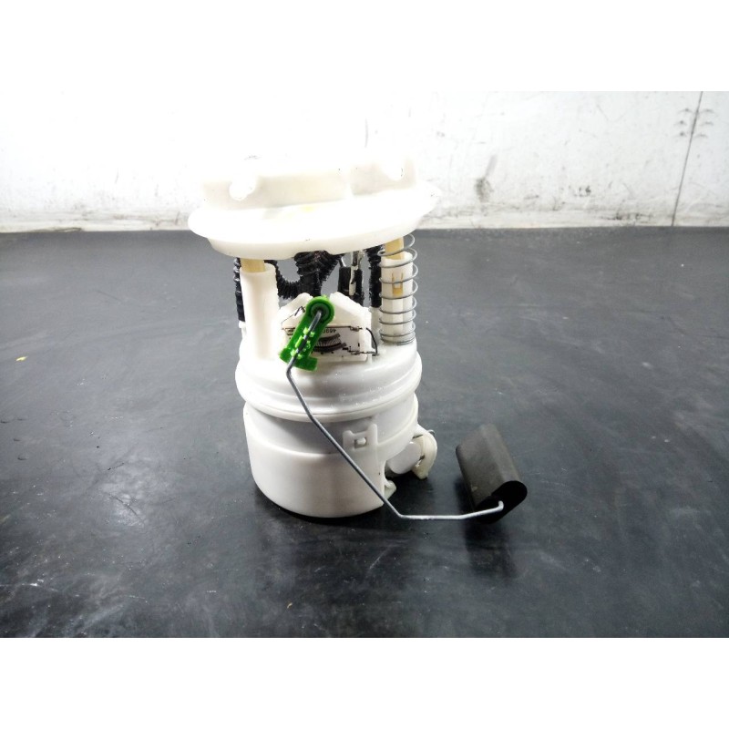 Recambio de aforador para dacia sandero stepway referencia OEM IAM 172021904R  P3-A6-7-4