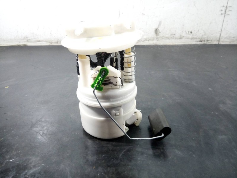 Recambio de aforador para dacia sandero stepway referencia OEM IAM 172021904R  P3-A6-7-4