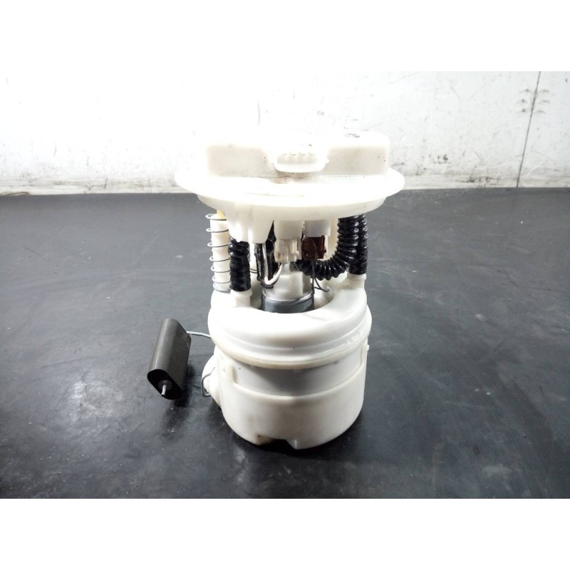 Recambio de aforador para dacia sandero stepway referencia OEM IAM 172021904R  P3-A6-7-4