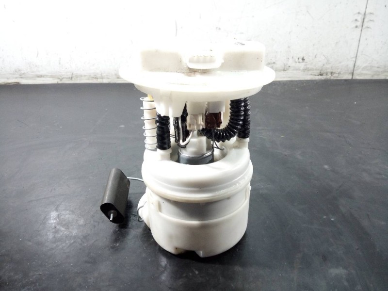 Recambio de aforador para dacia sandero stepway referencia OEM IAM 172021904R  P3-A6-7-4