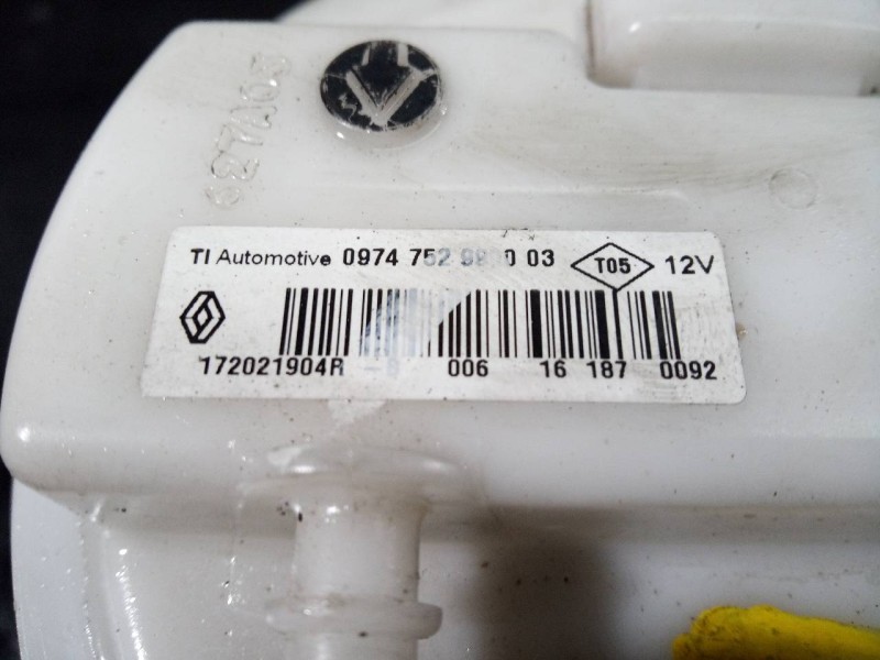 Recambio de aforador para dacia sandero stepway referencia OEM IAM 172021904R  P3-A6-7-4