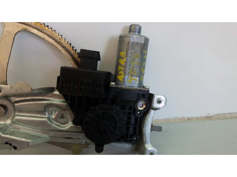 Recambio de elevalunas delantero derecho para opel astra gtc cosmo referencia OEM IAM 994887100  E2-B6-8-2
