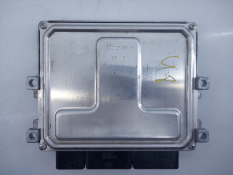 Recambio de centralita motor uce para dacia sandero stepway referencia OEM IAM 237105499R 237107175R E2-A1-40-2