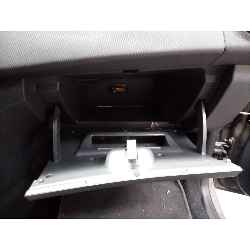 Recambio de guantera para dacia sandero stepway referencia OEM IAM   