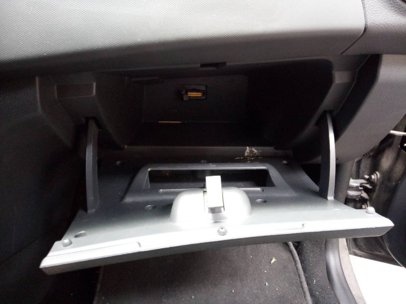 Recambio de guantera para dacia sandero stepway referencia OEM IAM   