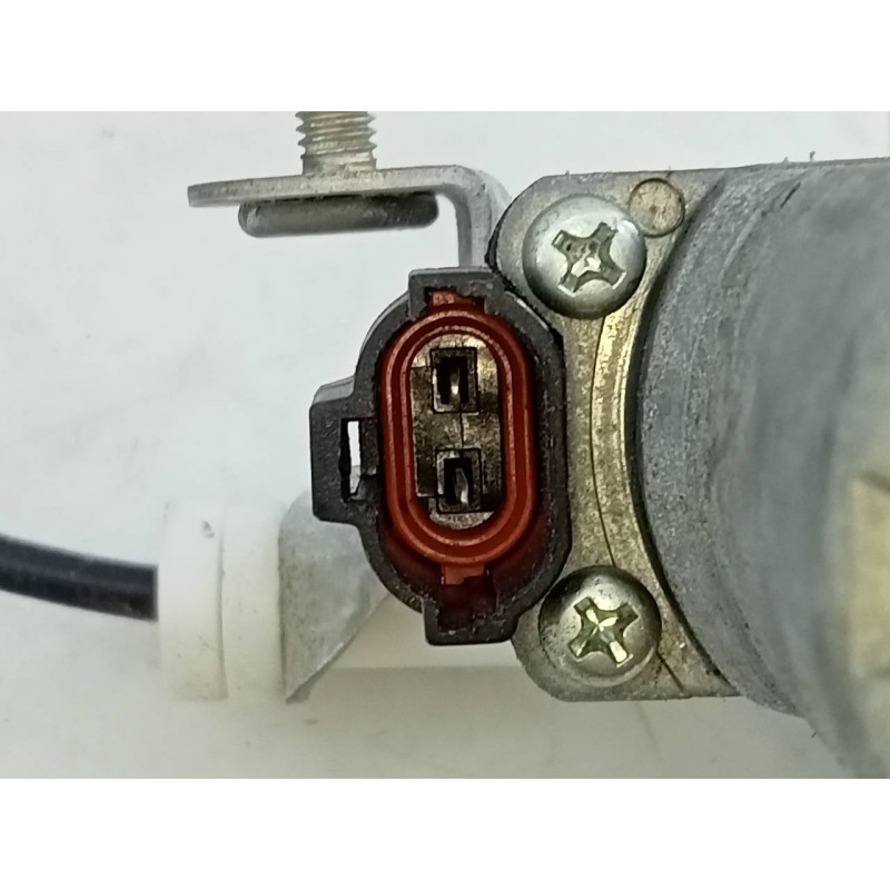 Recambio de elevalunas trasero derecho para ssangyong korando premium 4x2 referencia OEM IAM 98840CZ010 001100440144 E1-B3-52-2