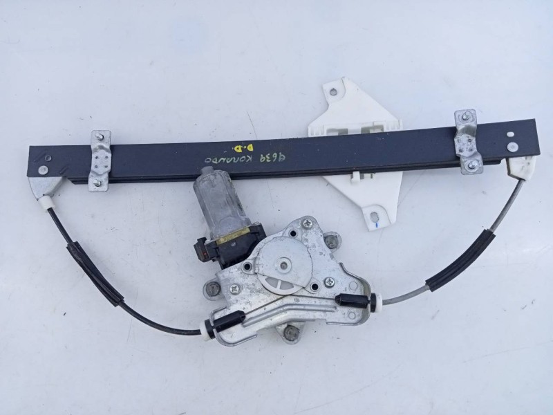 Recambio de elevalunas delantero derecho para ssangyong korando premium 4x2 referencia OEM IAM 98820CZ010  E1-B3-52-2