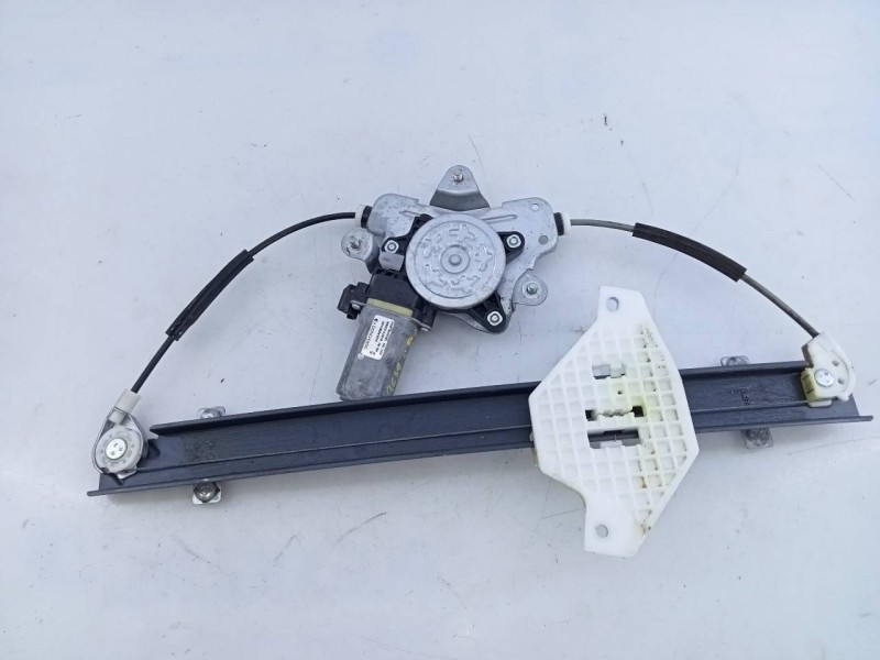 Recambio de elevalunas delantero derecho para ssangyong korando premium 4x2 referencia OEM IAM 98820CZ010  E1-B3-52-2