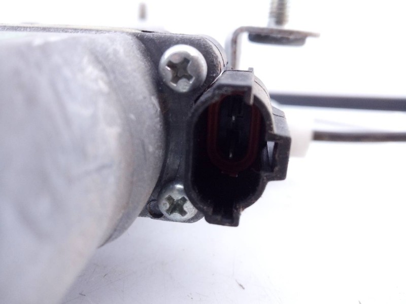 Recambio de elevalunas trasero izquierdo para ssangyong korando premium 4x2 referencia OEM IAM 98830CZ010 001100442284 E1-B3-44-