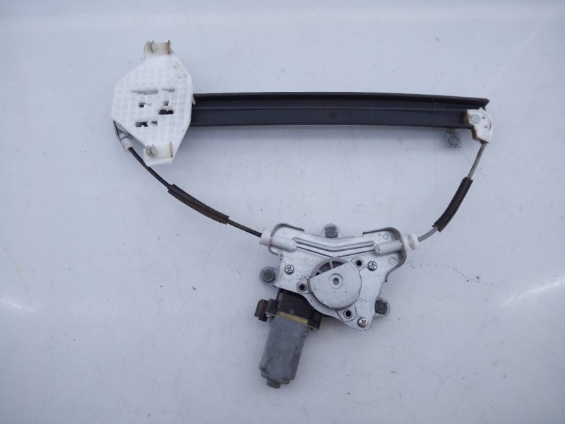 Recambio de elevalunas trasero izquierdo para ssangyong korando premium 4x2 referencia OEM IAM 98830CZ010 001100442284 E1-B3-44-