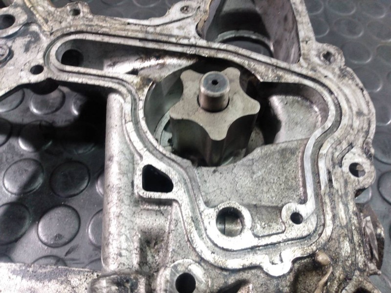 Recambio de tapa distribucion para toyota land cruiser (j12) 3.0 turbodiesel referencia OEM IAM   P1-B3-11