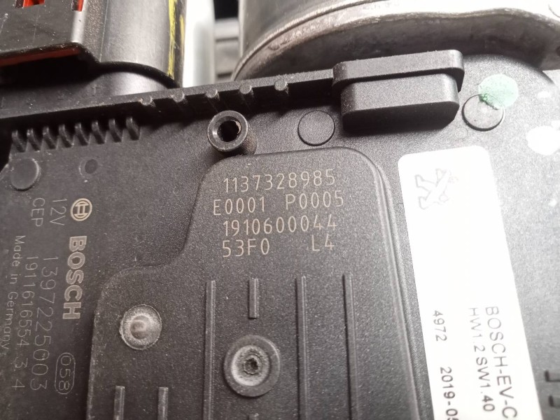 Recambio de motor limpia delantero para peugeot 5008 gt line referencia OEM IAM 1397225003  