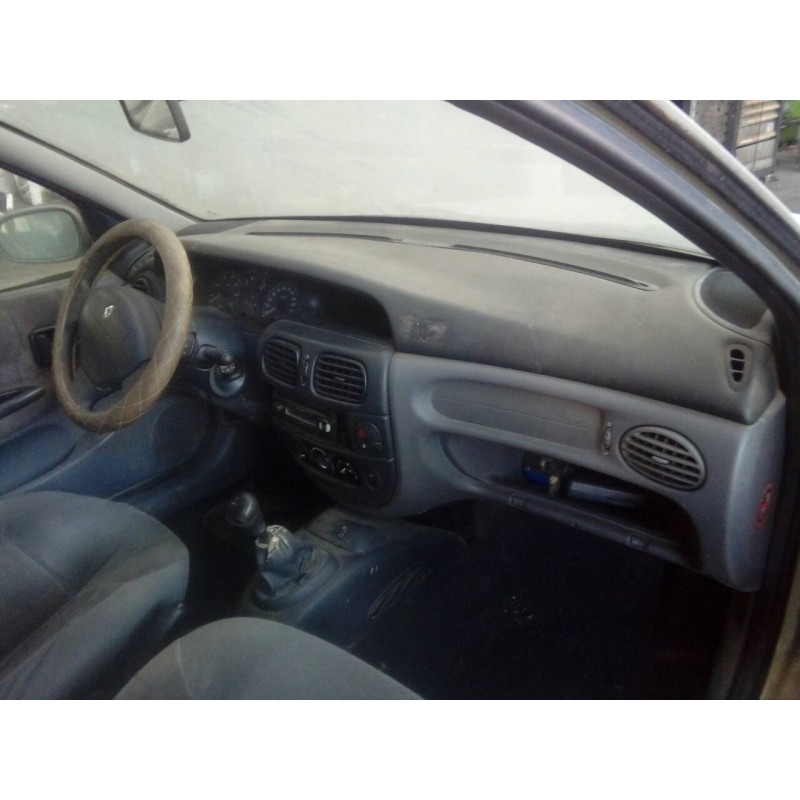 renault megane i fase 2 berlina (ba0) del año 2000
