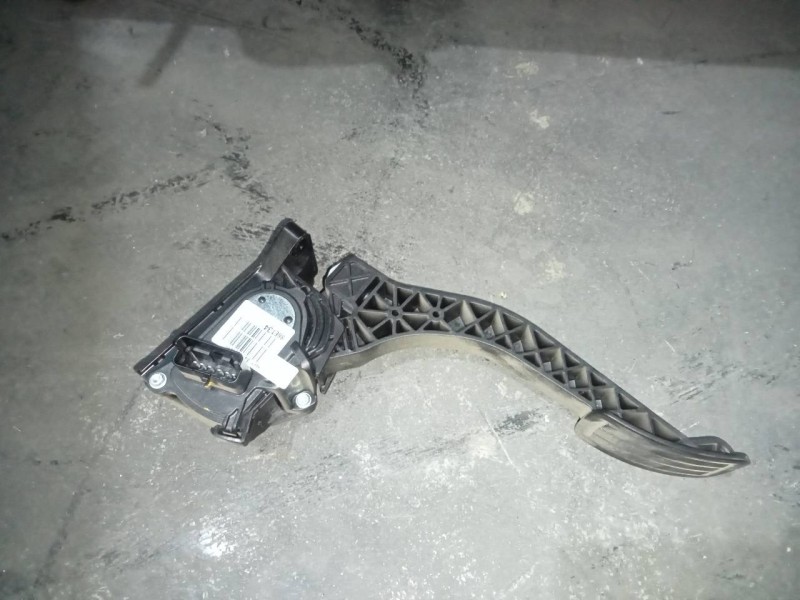 Recambio de pedal acelerador para peugeot 5008 gt line referencia OEM IAM 9674829180  