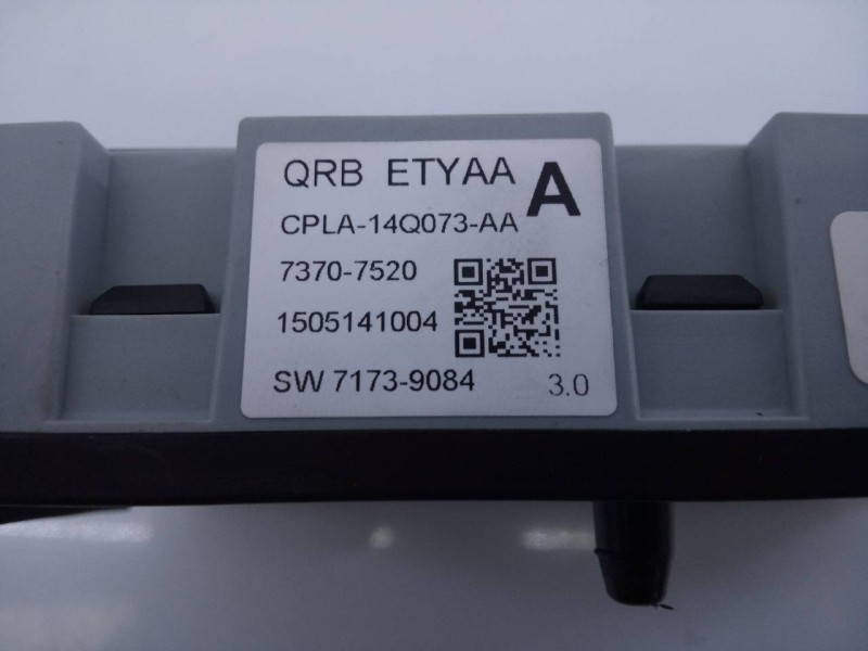 Recambio de caja reles / fusibles para jaguar xe pure referencia OEM IAM 73707520 1505141004 E3-B3-53-1