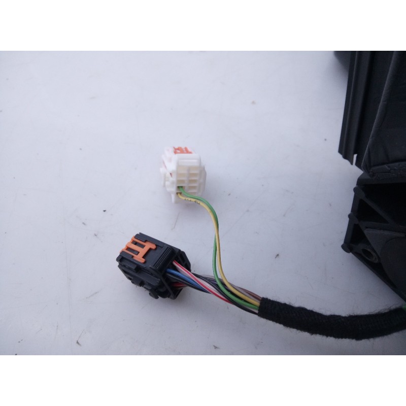 Recambio de retrovisor izquierdo electrico para peugeot 5008 gt line referencia OEM IAM   E1-A4-35-2