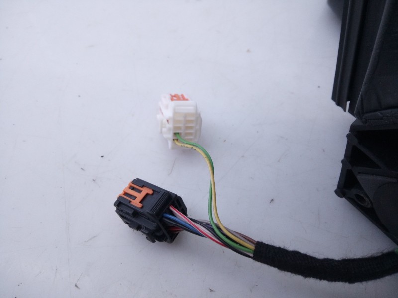 Recambio de retrovisor izquierdo electrico para peugeot 5008 gt line referencia OEM IAM   E1-A4-35-2