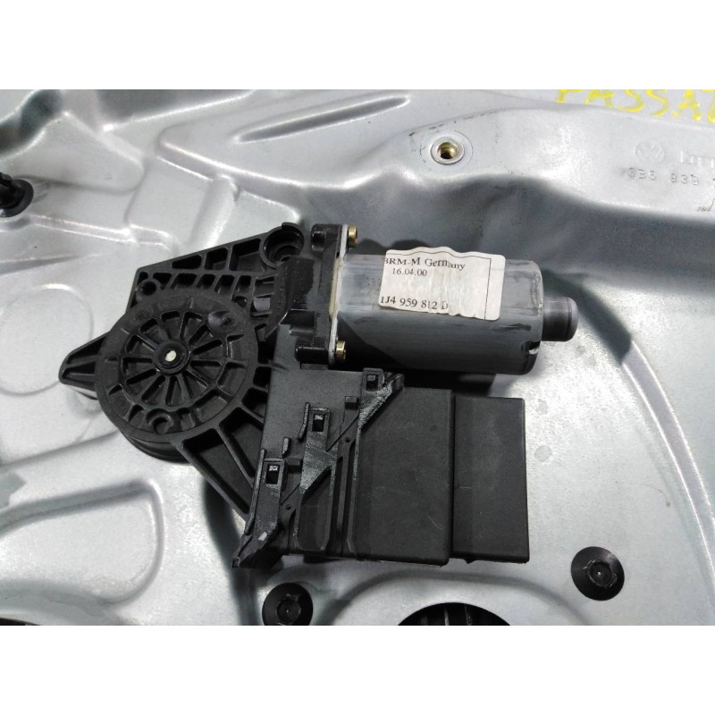 Recambio de elevalunas trasero derecho para volkswagen passat lim. (3g2) referencia OEM IAM 1J4959812D  P2-B4-2