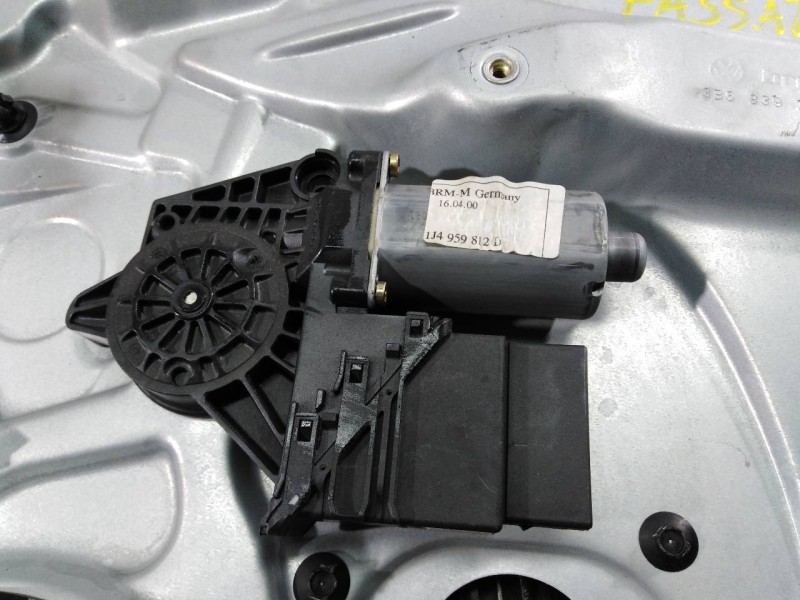 Recambio de elevalunas trasero derecho para volkswagen passat lim. (3g2) referencia OEM IAM 1J4959812D  P2-B4-2