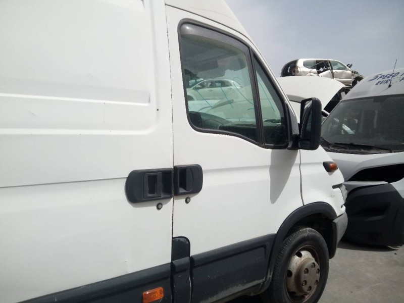 Recambio de puerta delantera derecha para iveco daily caja abierta cabina doble 35 c... batalla 3450 referencia OEM IAM   