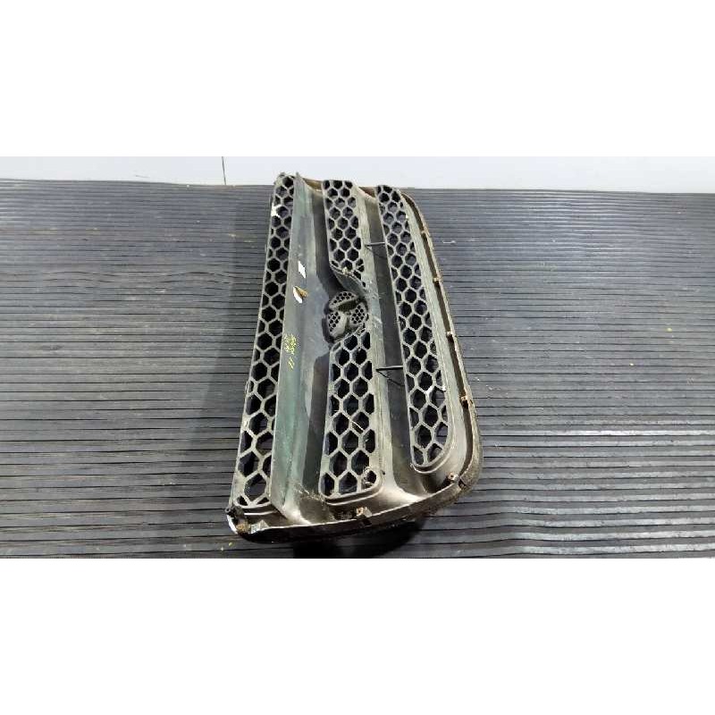 Recambio de rejilla delantera para hyundai santa fe (bm) 2.2 crdi style 4x4 referencia OEM IAM   P2-A2-38