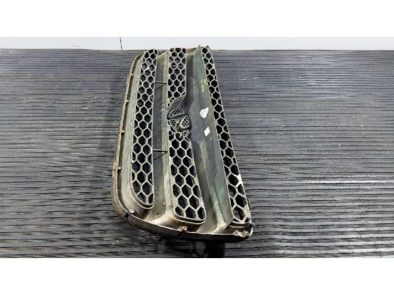 Recambio de rejilla delantera para hyundai santa fe (bm) 2.2 crdi style 4x4 referencia OEM IAM   P2-A2-38