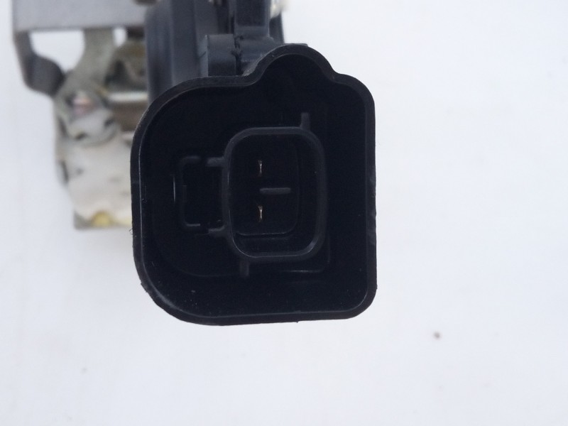 Recambio de cerradura puerta trasera derecha para toyota aygo (kgb/wnb) básico referencia OEM IAM 002701  E2-B4-55-1