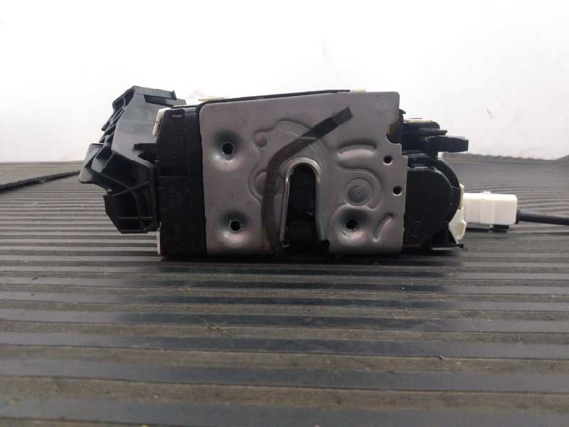 Recambio de cerradura puerta trasera derecha para infiniti q30 2.2d sport referencia OEM IAM A0997305600 15042401 E2-A4-55-2