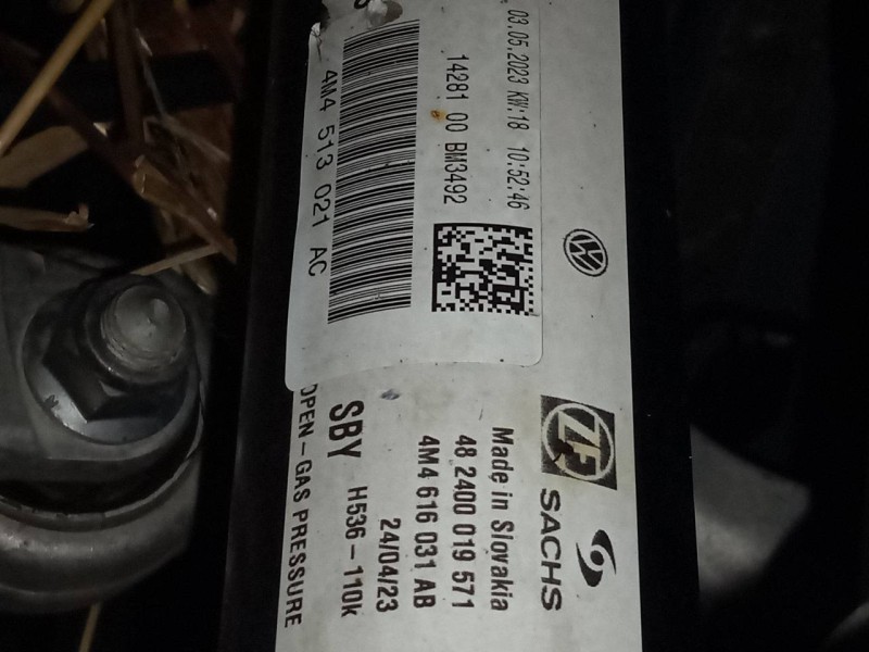 Recambio de amortiguador trasero izquierdo para volkswagen touareg r-line 4 motion referencia OEM IAM 4M4616031AB  