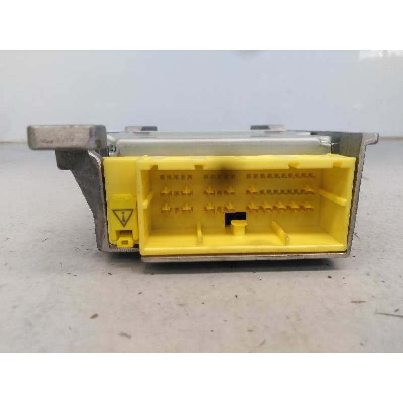 Recambio de centralita airbag para toyota hilux (kun) double cab executive 4x4 referencia OEM IAM 891700K110 2310004820 E3-B2-13