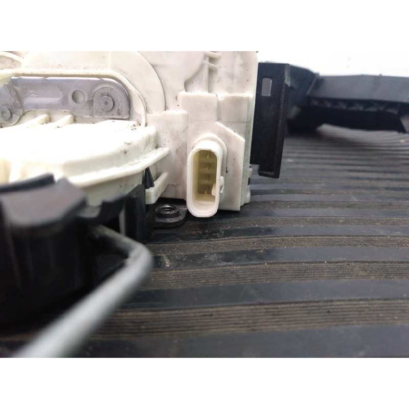 Recambio de cerradura puerta delantera derecha para mercedes-benz clase a (w176) referencia OEM IAM 0004453858  E1-A2-44-1