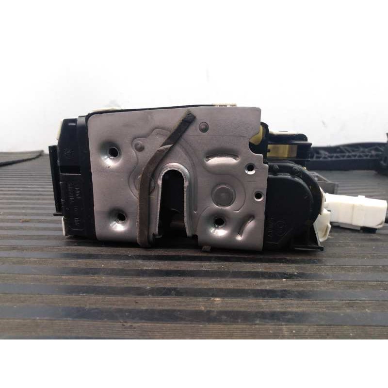 Recambio de cerradura puerta delantera derecha para mercedes-benz clase a (w176) referencia OEM IAM 0004453858  E1-A2-44-1