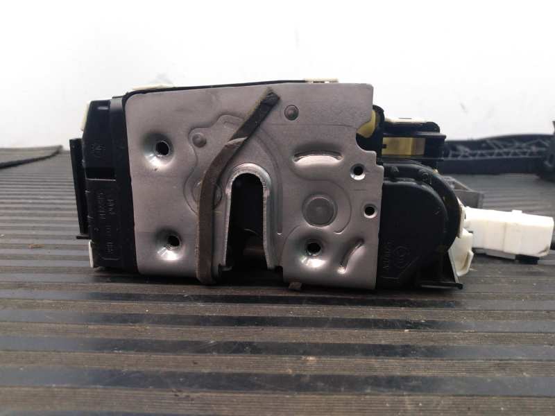 Recambio de cerradura puerta delantera derecha para mercedes-benz clase a (w176) referencia OEM IAM 0004453858  E1-A2-44-1