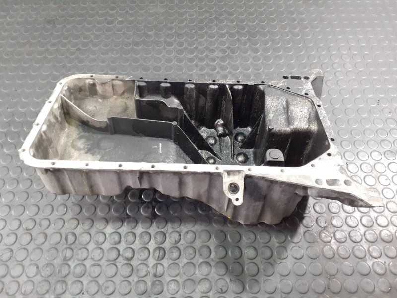 Recambio de carter aceite para mercedes-benz clase c (w203) berlina 220 cdi (203.006) referencia OEM IAM R6110140602  P1-A3-10