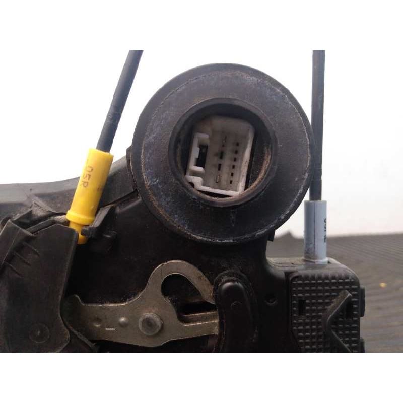 Recambio de cerradura puerta trasera izquierda para toyota corolla (e11) referencia OEM IAM   E2-B4-55-1