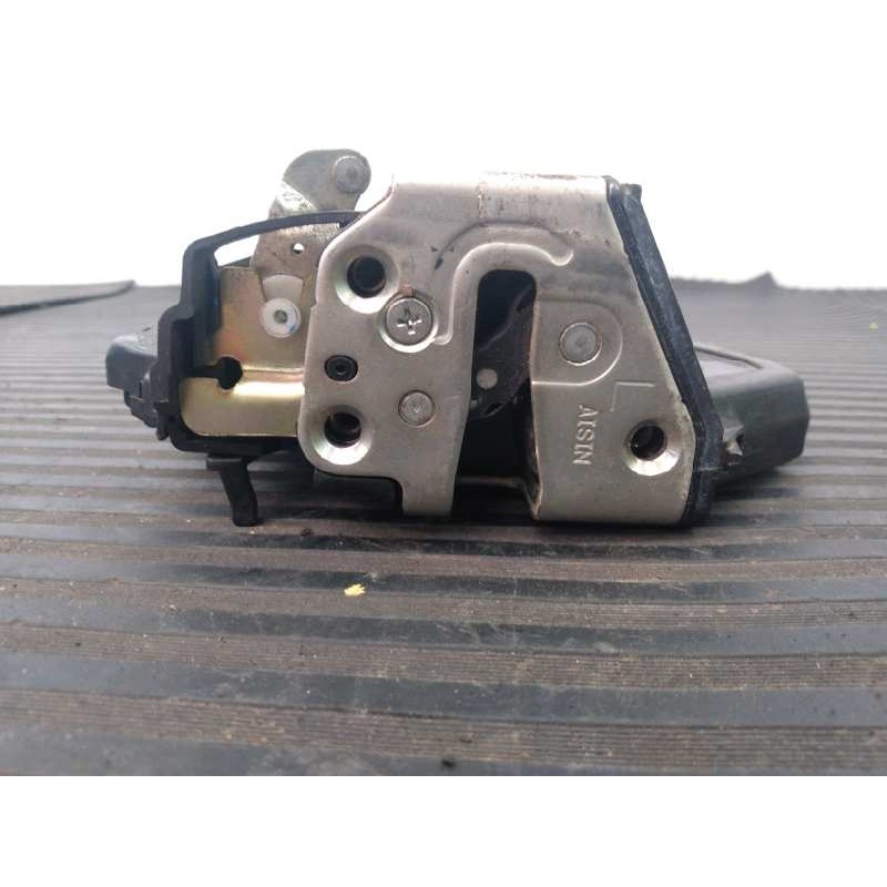 Recambio de cerradura puerta trasera izquierda para toyota corolla (e11) referencia OEM IAM   E2-B4-55-1