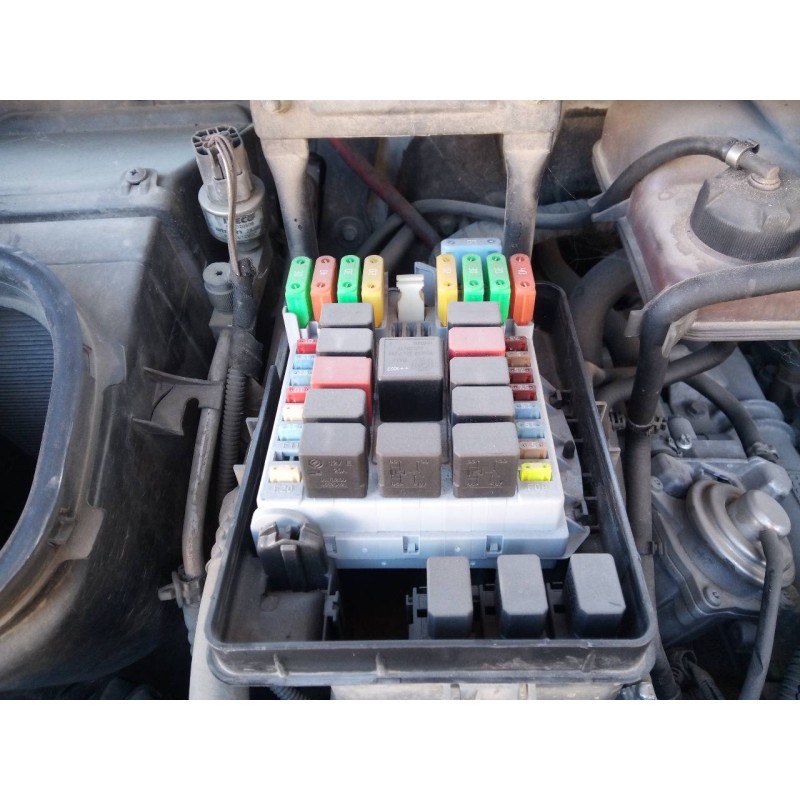 Recambio de caja reles / fusibles para iveco daily caja cerrada (2006 =>) caja cerrada 35c... batalla 3000 referencia OEM IAM   