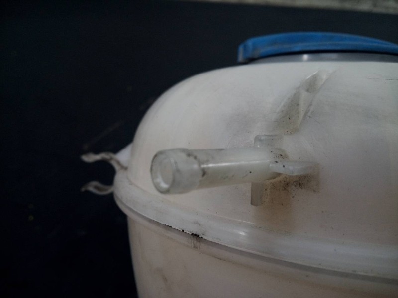 Recambio de deposito expansion para volkswagen crafter kasten (sy) furgón 35 bl ta fwd referencia OEM IAM 7E0121407B  P2-A3-3