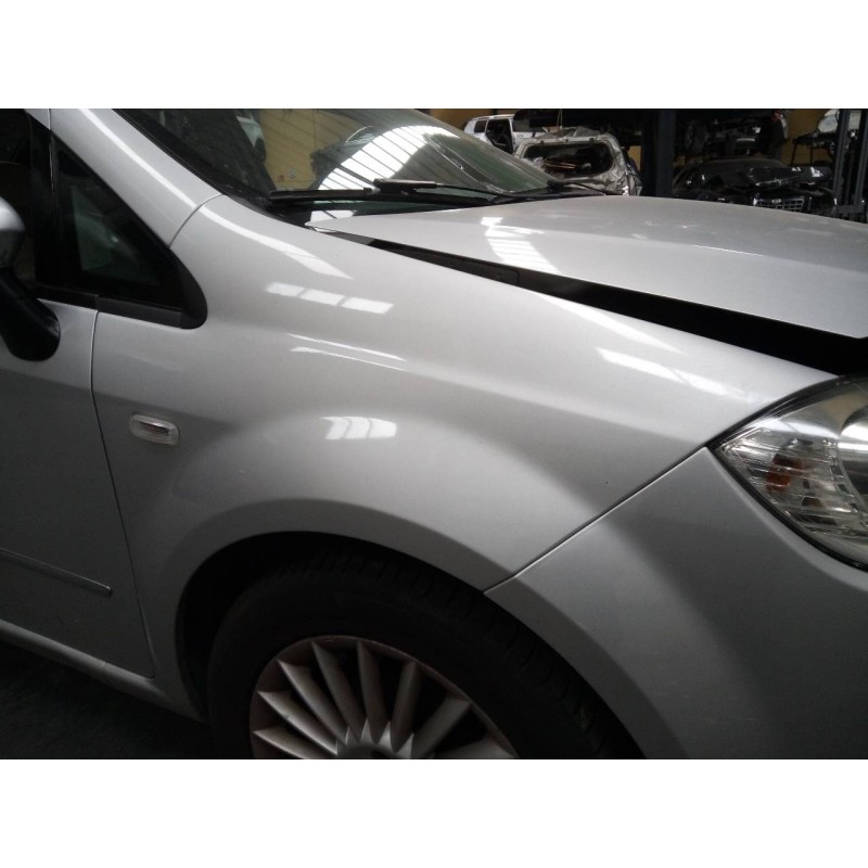 Recambio de aleta delantera derecha para fiat linea (110) emotion referencia OEM IAM   