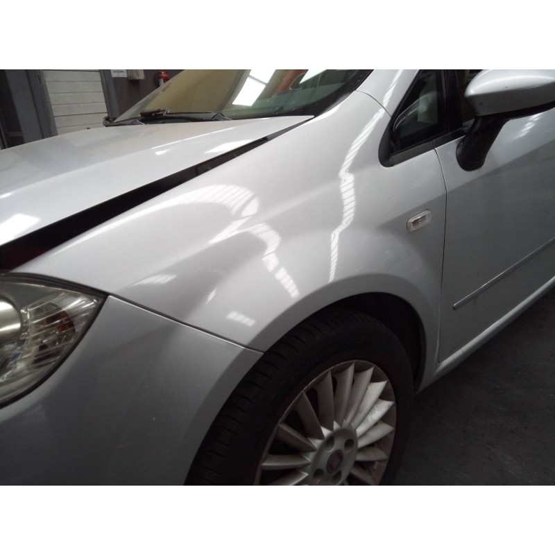 Recambio de aleta delantera izquierda para fiat linea (110) emotion referencia OEM IAM   