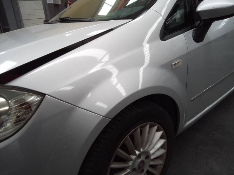 Recambio de aleta delantera izquierda para fiat linea (110) emotion referencia OEM IAM   