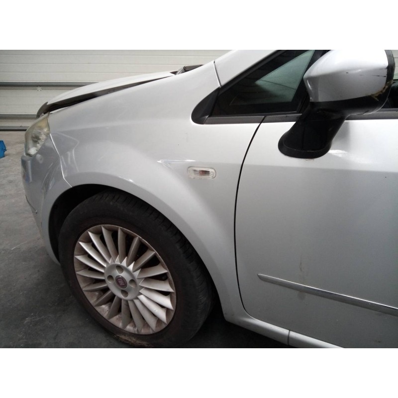 Recambio de aleta delantera izquierda para fiat linea (110) emotion referencia OEM IAM   