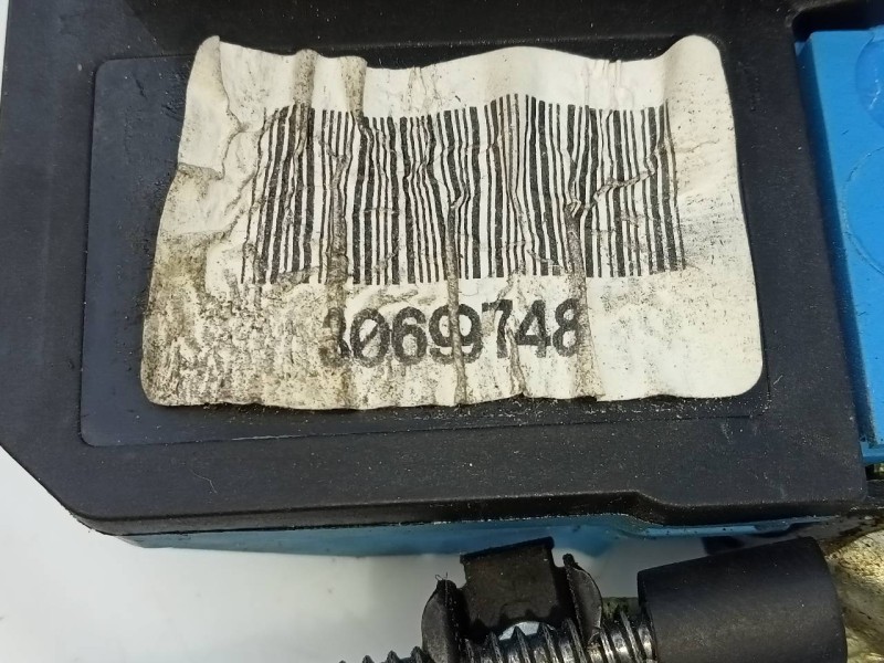 Recambio de cerradura puerta delantera derecha para volvo s60 berlina d5 momentum (136kw) (2004) referencia OEM IAM 30699748  E1