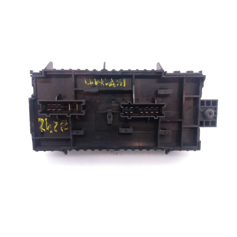 Recambio de caja reles / fusibles para infiniti qx30 premium referencia OEM IAM   E3-B4-55-3