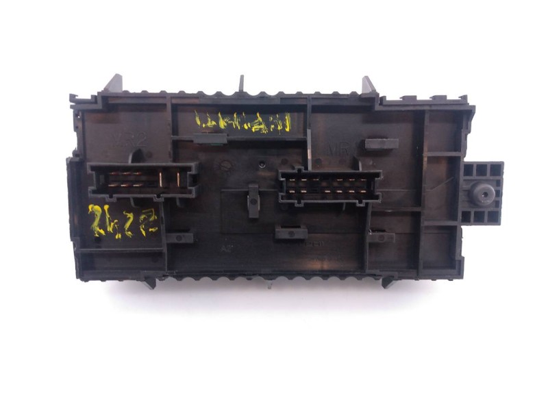 Recambio de caja reles / fusibles para infiniti qx30 premium referencia OEM IAM   E3-B4-55-3