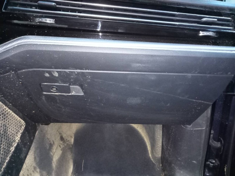 Recambio de guantera para volkswagen touareg r-line 4 motion referencia OEM IAM   