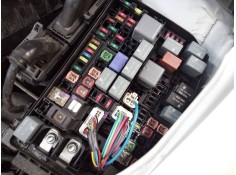 CAJA RELES / FUSIBLES 