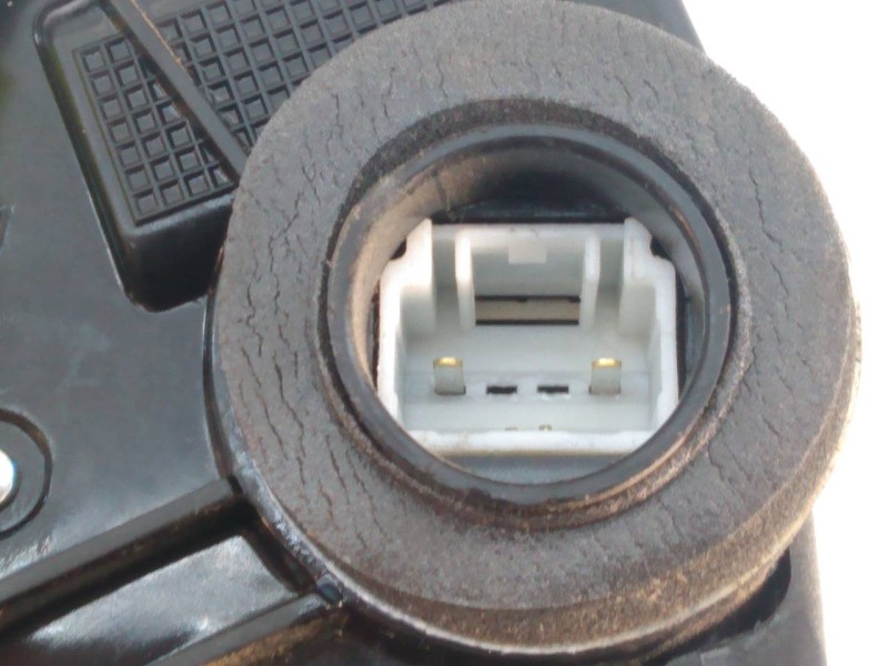 Recambio de cerradura puerta delantera derecha para toyota auris active referencia OEM IAM   E2-B4-40-2