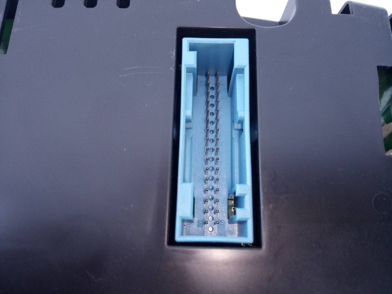 Recambio de cuadro instrumentos para audi a1 (8x) ambition referencia OEM IAM 8X0920900  E2-A1-31-2